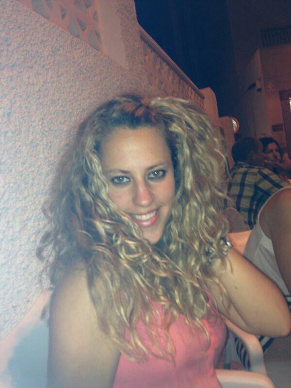 NuriaZe's tweet photo. No abandonamos la promoción hoy os presentamos el nuevo erbal esence, ideal para esa caspita q sale en verano http://t.co/NOcAQueOhw