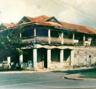 arquiambiente's tweet photo. Edificación emblemática que no debía perecer... Bonao, Monseñor Nouel, R.D. http://t.co/NXgIFYMoqB