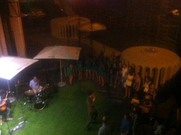 madridurbangolf's tweet photo. Que os parece el concierto al aire libre en nuestra terraza??? http://t.co/35UWOR1UC4