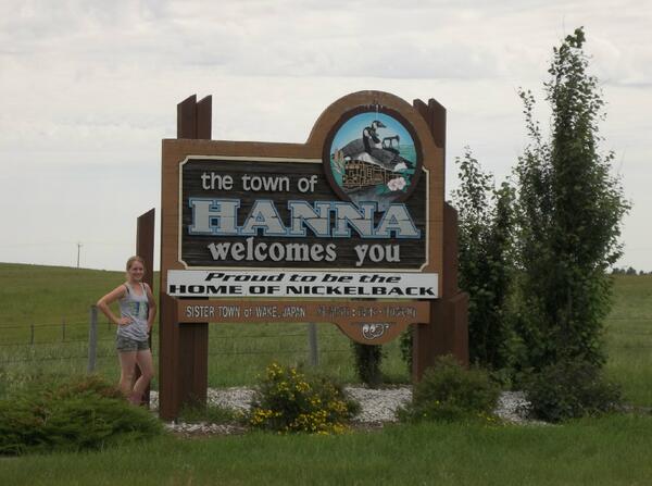 ChavrilLover's tweet photo. hometown of 3/4 of @nickelback
hanna alberta"worth the drive"well not really but it was cool seeing where Chad grewup http://t.co/GtZX9O8K8C