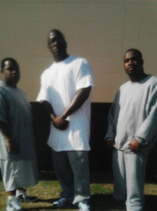 Free my nighah A http://t.co/5O41za4xAA<a href="/tag/turnup"class="tags"><span>#turnup</span></a><a href="/tag/birthday"class="tags"><span>#birthday</span></a>