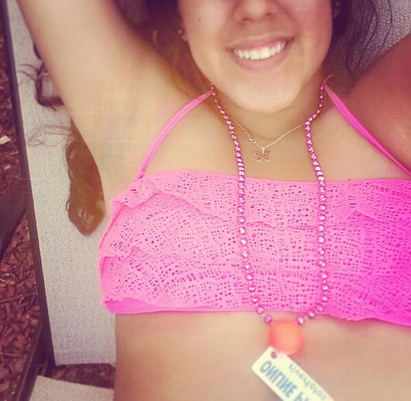 _SupaFlySophi5's tweet image. #stunning #poolchair #KICKINIT