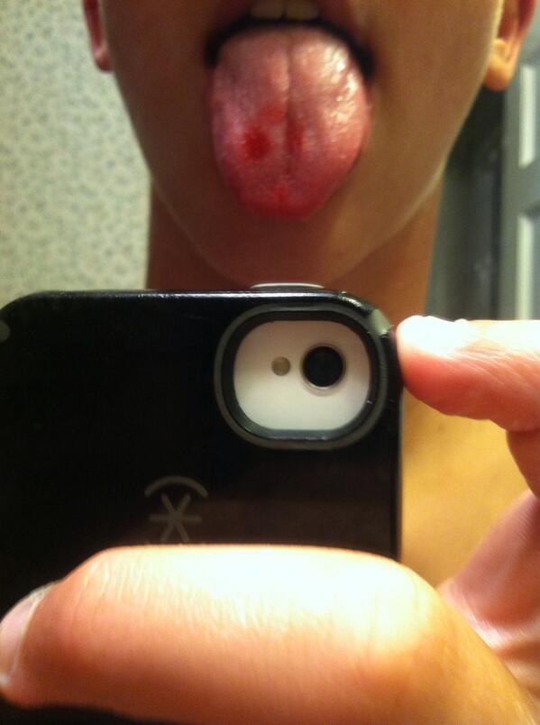 dg_2275's tweet photo. My tongue is bleeding from that jaw breaker http://t.co/ySrVtvqJQD