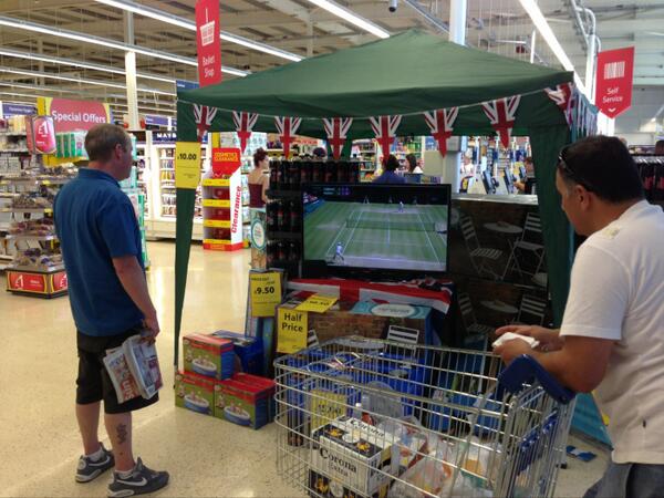 Making Moments Matter #teamAbbey style! C'mon Murray! Customers loving it! #MMM <a href="/chrisphillips27/">chris phillips</a> @stephensm2082