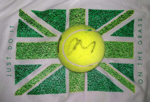 honesgirl's tweet image. Fun. #justdoit #wrongBrand #Murray #Wimbledon