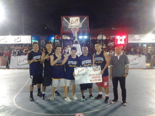 RT <a href="/LA_Streetball/">LA Streetball</a>: Congratulations <a href="/offsid3rs/">offsiders</a>  be a champion #OpenRunJakarta #LASB2013 #DareToShine