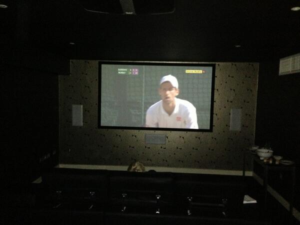 eric_lanlard's tweet photo. Very very exciting .... & 2 jugs of @PimmsGB later .. #Wimbeldon2013 http://t.co/2lbwCbbK45