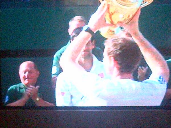 sarahhuckin's tweet photo. @SophRushton @AnnabelRushton look who won @andy_murray http://t.co/OhEDxDbWVA