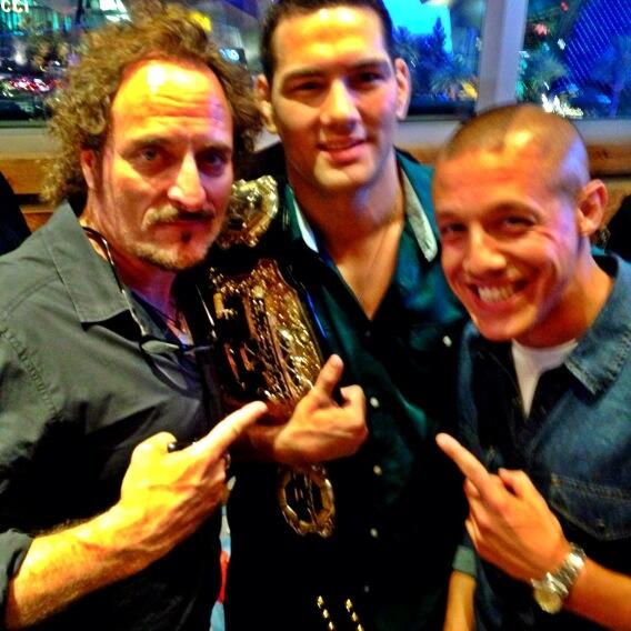 Me @ChrisWeidmanUFC and <a href="/Theorossi/">THEO</a>. Hangin wit da CHAMP. Thx <a href="/danawhite/">danawhite</a> and crew. Epic eve in sin city. KC