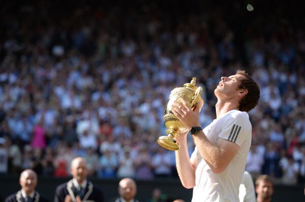 Wimbledon's tweet photo. #Murray meet the #Wimbledon trophy. Wimbledon trophy meet Andy #Murray. #mensfinal http://t.co/0Y9XF62rCm