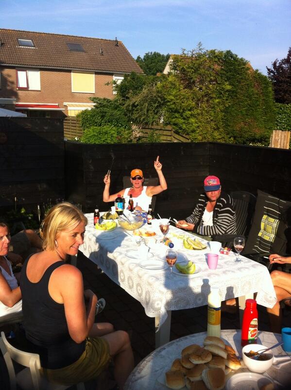 BBQ in de tuin met <a href="/ron_aberlour/">ron</a> @frank_armut