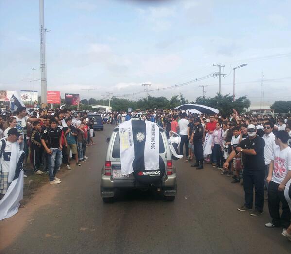 fede90bello's tweet photo. Esto es #Olimpia Carajo!!! #AnsiedadFranjeada http://t.co/e1mUAiVHrH