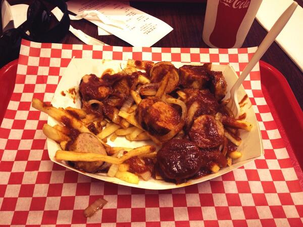 Dknighter's tweet photo. This place is delicious. #fabdog http://t.co/XD1rdXO8zY