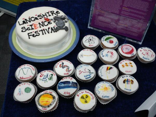 DrCatTennick's tweet image. @lancscifest cakes were enjoyed by all at #oakingtondig "Cool I got Mitosis!" Plans afoot for more at #lancscifest14!