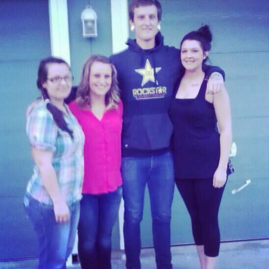 KansasSecrets's tweet photo. I sure do miss my sister's @Jesswheeler9812 http://t.co/FvR3x4dPcD