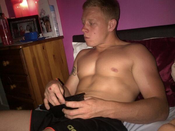 ChloeBurden's tweet photo. @anthony250987 http://t.co/gzzASix9nO