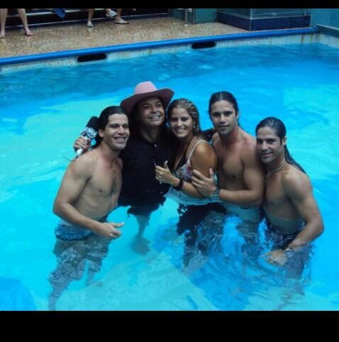 irmaospower's tweet photo. Lembrando  entrevista q queridíssimo @DAVIDBRAZIL24 fez com irmãos Power no cruzeiro e amor http://t.co/c5KOoFPLsj
