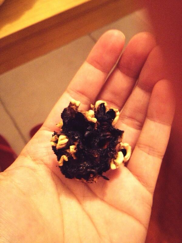 Maria_vlopez's tweet photo. Nuestras palomitas 😅 jajajaja XD @sandrasv93 http://t.co/En4HzkP4WW