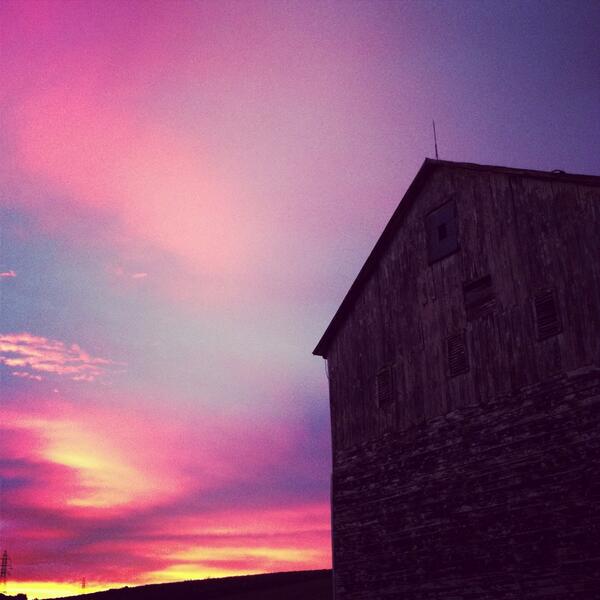 trinitywalker's tweet photo. AMAZING sky tonight! http://t.co/3ZCWPb5UKp