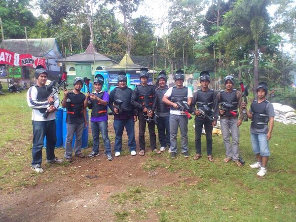 VisitKuningan's tweet photo. Radar Kuningan VS. MU Pahing di turnamen #PDAUPaintballParty2013 #WadukDarma cc: @Kuningan_Asri @WadukDarma http://t.co/bYtddWir1s