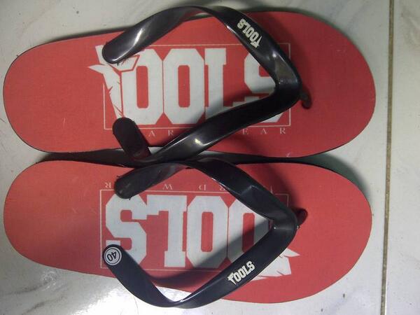 MissTantri's tweet photo. “@FOOLS_Hardwear: Sandal #4 | IDR 100k | online order text 087761743753 or 27102BEC http://t.co/9R6D8DFxV7”