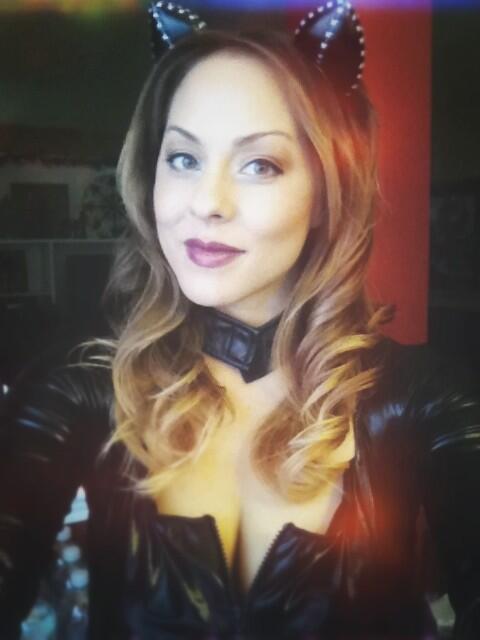 VanelleLyn's tweet photo. #catnips #thesuperfemmes want to see my Cat Nips? #vanelle #hapa http://t.co/IcD59EAU4j