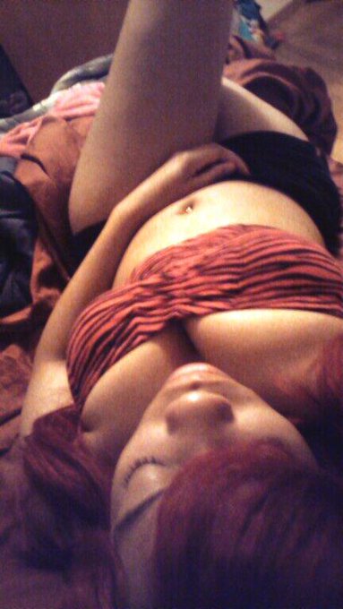 Watch February’s Finest's leaked NSFW photo on TwXstars