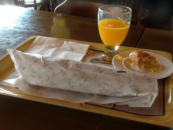 andreu_pol's tweet photo. Empezando bien las vacaciones con un buen desayuno y entreno matinal! Buen lunes! http://t.co/CUMZ0ilYb9