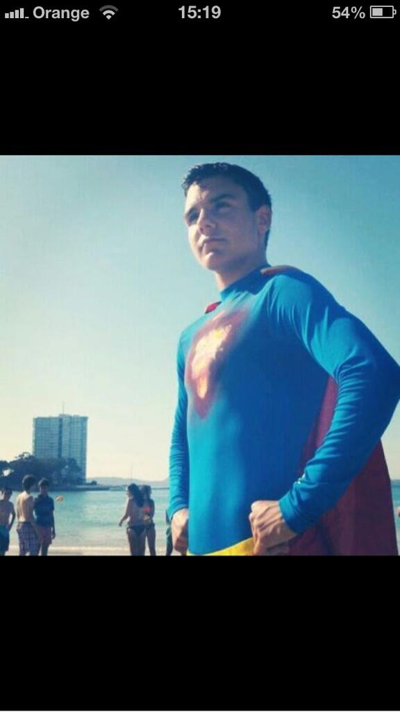 FuriApostol's tweet photo. Como podeis observar grandes heroes han estudiado en nuestro colegio http://t.co/LQdSBkhuAv