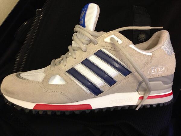 alhugs's tweet image. #Adidas ZX750's for the summer - Marathon and Samba's away until winter.
#RetroAdidas
