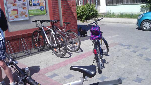 Patryk_wml's tweet photo. Przyjechaliśmy pod carrefoura początek wycieczki #yolo #swag #zalew http://t.co/AKTP0Cnj2s