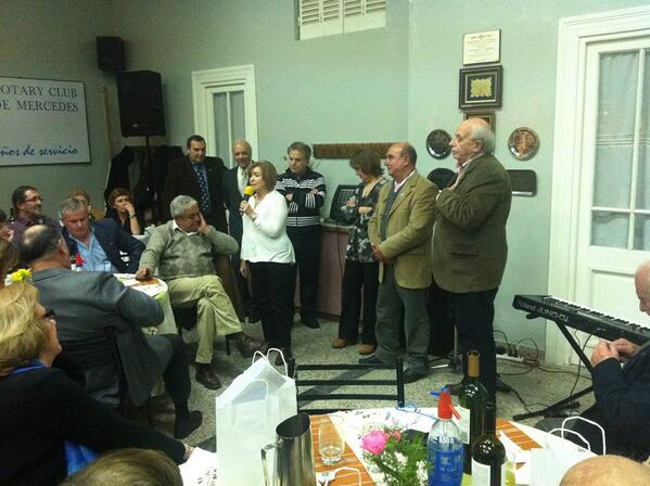 RotaryDistrito4's tweet image. ROTARY CLUB MERCEDES OESTE.
Cambio de Autoridades 2013-2014