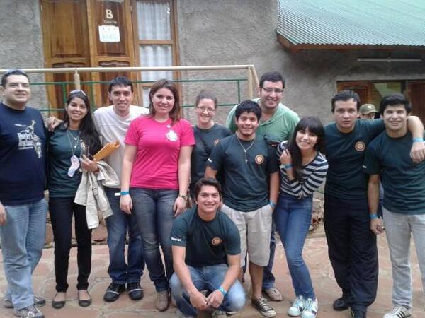 RotaryDistrito4's tweet image. Familia Rotaract Club Encarnación. Disfrutando de un fin de semana. en Club de Río.