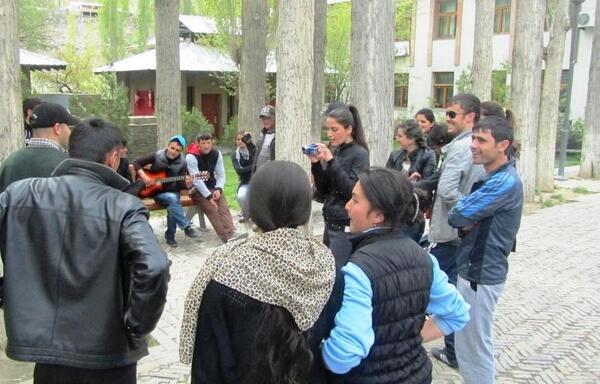 UNDemocracyFund's tweet photo. UNDEF #Tajikistan project fosters new generation of #young leaders near Afghan border http://t.co/pNAjRx4z0T