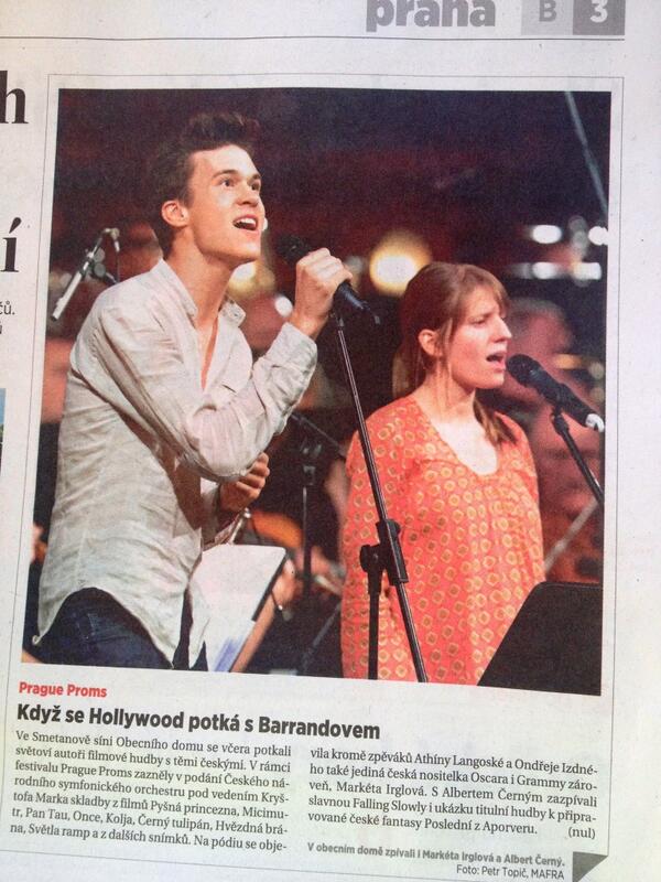 charliestraight's tweet photo. A better photo from last night with Markéta Irglová and the orchestra doing Falling Slowly. Thanks, Markét. Å. http://t.co/6HX1xXinZl