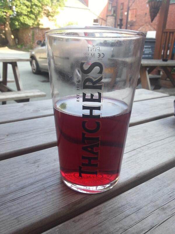 josephinewale's tweet photo. #sarah #thebell #cider #happy http://t.co/UD23fOMyIt