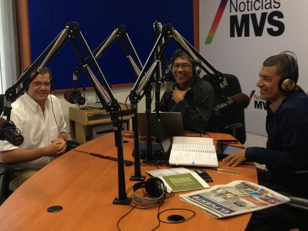 PrensaRamonPoo's tweet photo. "Se cumplieron todos los obj. y las metas, trabajando en equipo" #RPG para @mvsnoticiasver José López 
100.5 FM http://t.co/VfDrYidxLO