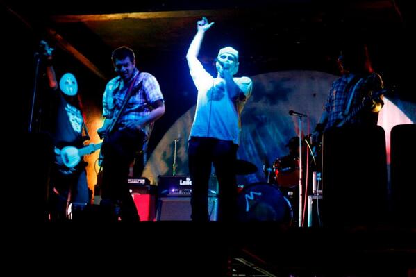 DiadeFuriaMx's tweet photo. 6.07.13 Foro Mixtlan Show !! http://t.co/nkLLNnu3K4