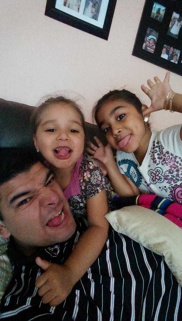 Onehanded83's tweet image. :-D