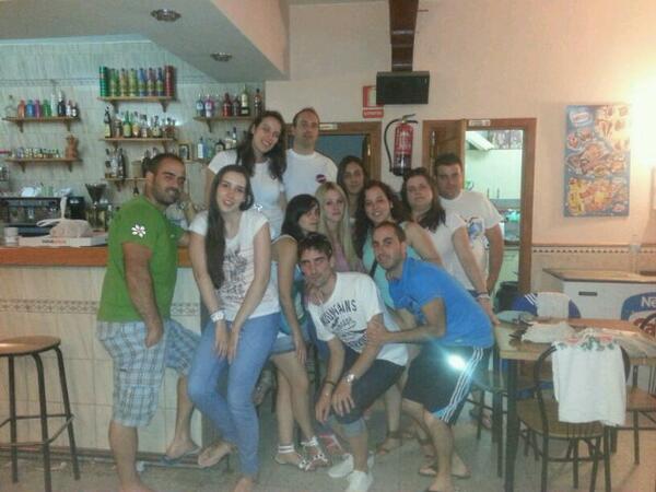 Patrigomz's tweet photo. @ali_soli80 @albavegas09 @aotracosa2 @BeaGomez21 @danyvgs @Luiss_df @ro_vegas @samuvegas86 @beeGo_rubia #bea#ire http://t.co/YPDXedfStT