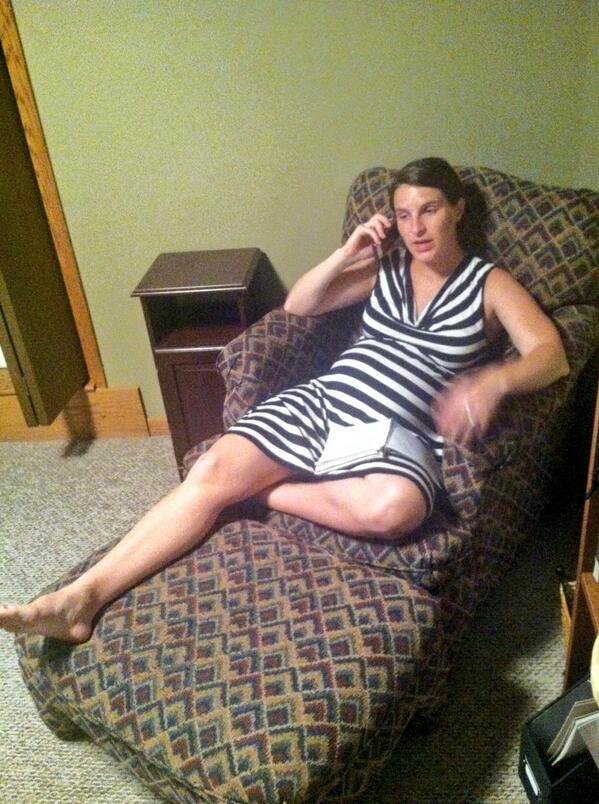 EDC_KScheerer's tweet image. Full 9 mo Preggo @CantStopMeJenna finding ways 2 grow R team N E way possible! #DefinitePurpose @alexangle