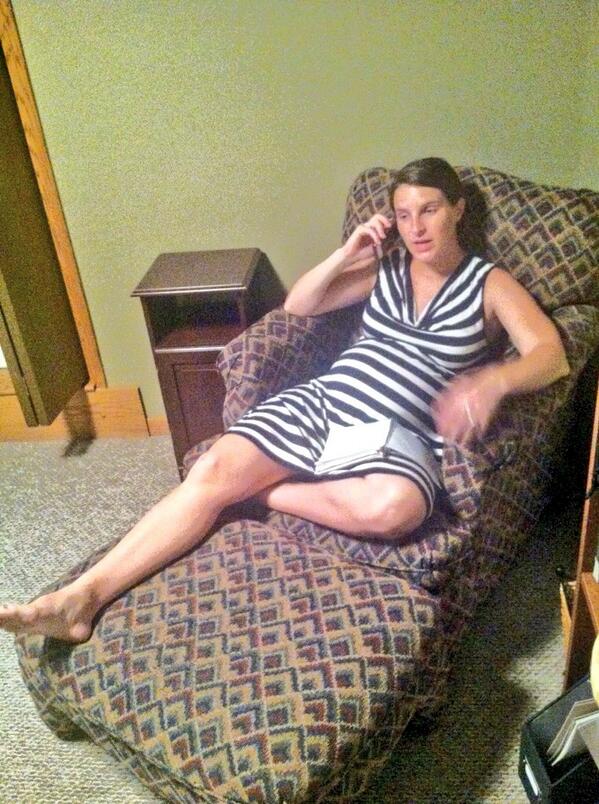 EDC_KScheerer's tweet image. 9 mo Preggo @CantStopMeJenna not taking a nite off growing the group @ all costs! #DefinitePurpose  @Diamond_Laura