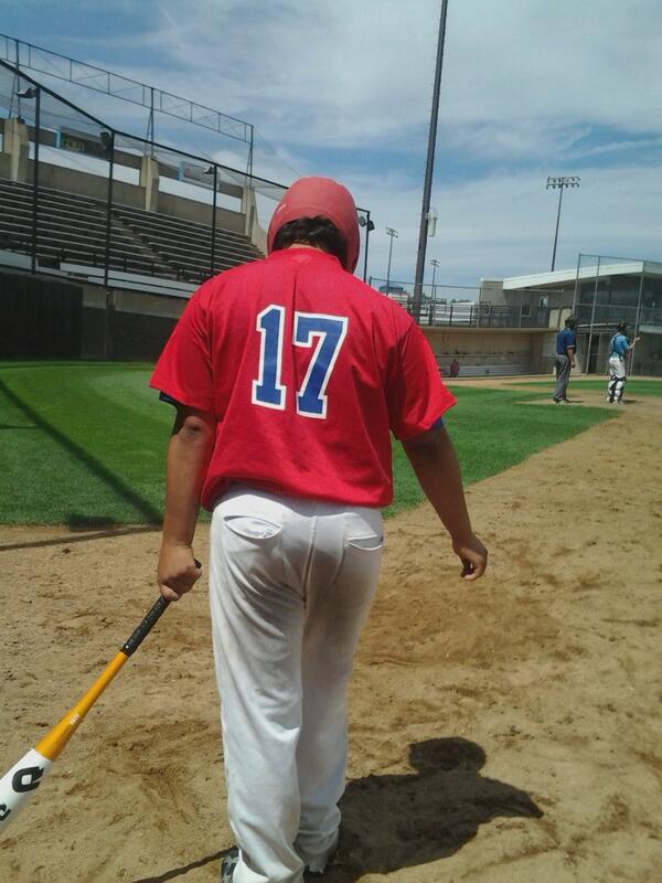 GayGuatty's tweet photo. 17. #represent http://t.co/dbwpPUf5Fy