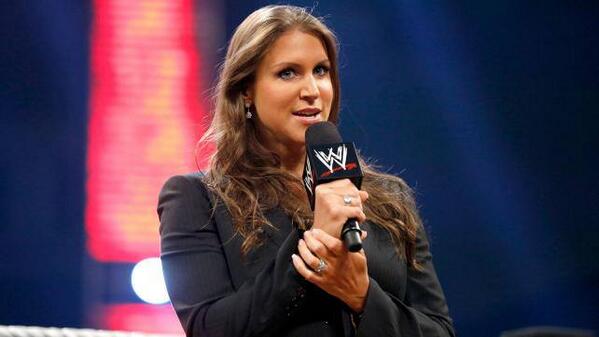 gapitcaroline's tweet photo. Stephanie mcmahon Monday night raw http://t.co/mh2h0IX5Ta