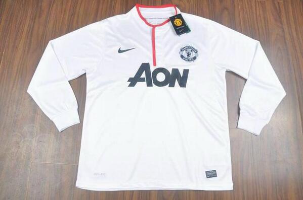 atmastore's tweet photo. Sebelum jdi retroo niee.. Tebus aja man utd away 12/13 100rb aja tggl size M aja.. http://t.co/jvgFLcFKfo