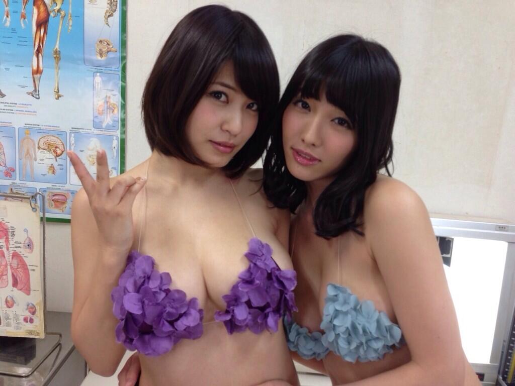 流行に 岸明日香 今野杏南 直筆サイン入り B2大写真画質２ショットポスター 写真 ポイント10倍 Concejodebarranquilla Gov Co