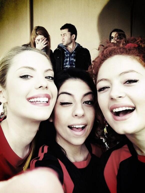RealAsena's tweet photo. molada hazal bükre ve ben http://t.co/2NQJqCd7S8