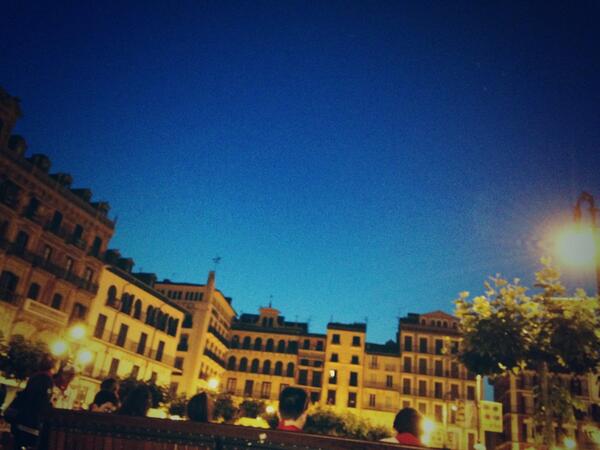VicenteFeRe's tweet photo. Amanece en Pamplonaa!! http://t.co/Jrk7GhWijN