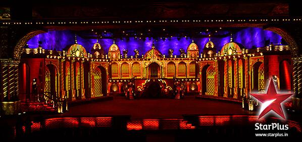 StarPlus's tweet photo. Sitaaron ki shaam bas aapke naam.. kya hai aap taiyaar #STARParivaarAwards ke liye? http://t.co/PxwNHyCKtZ