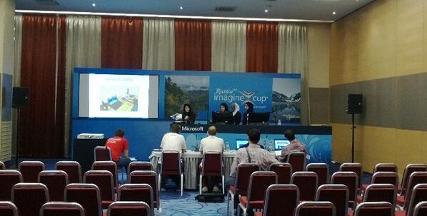 MSPSMT's tweet photo. Qspark is presenting ARTOUCH right now #MSPSMT #imaginecup ^CR http://t.co/aWvp3WrpYy